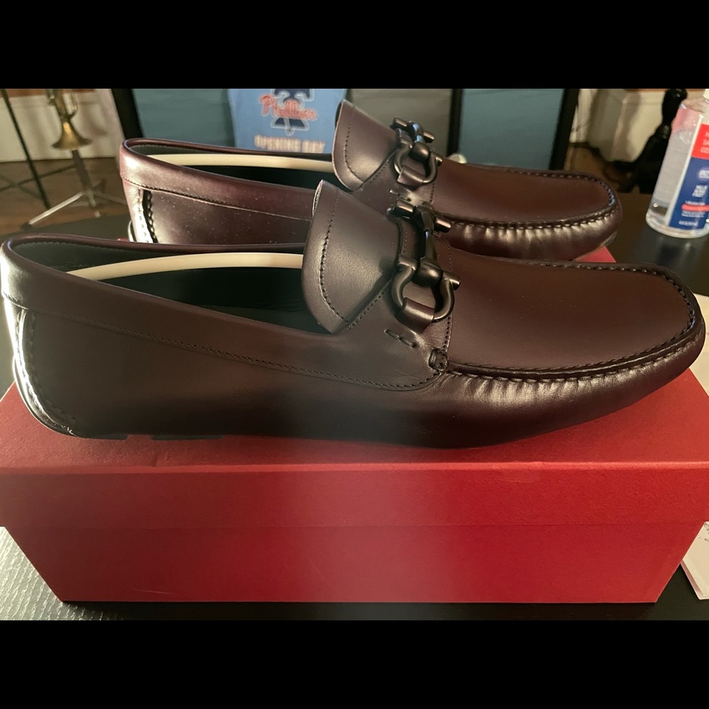 Ferragamo Parigi Loafers Size 9 extra wide